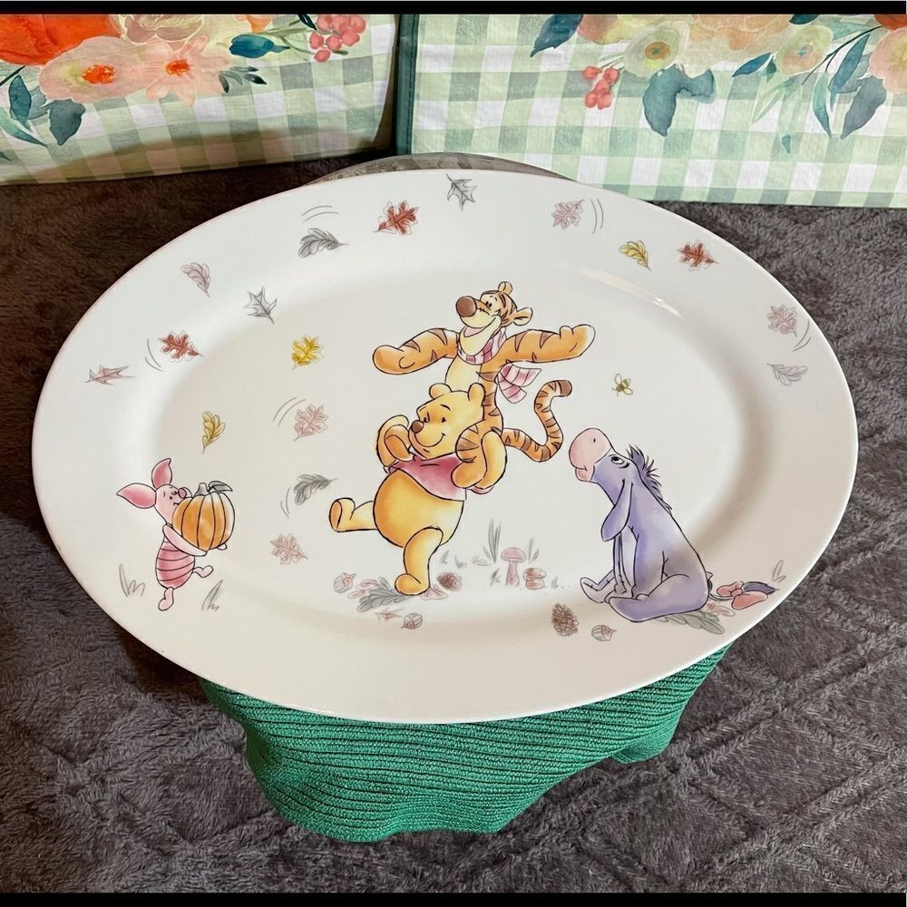 Disney Winnie the Pooh platter with pumpkins NWT - Picture 2 of 10